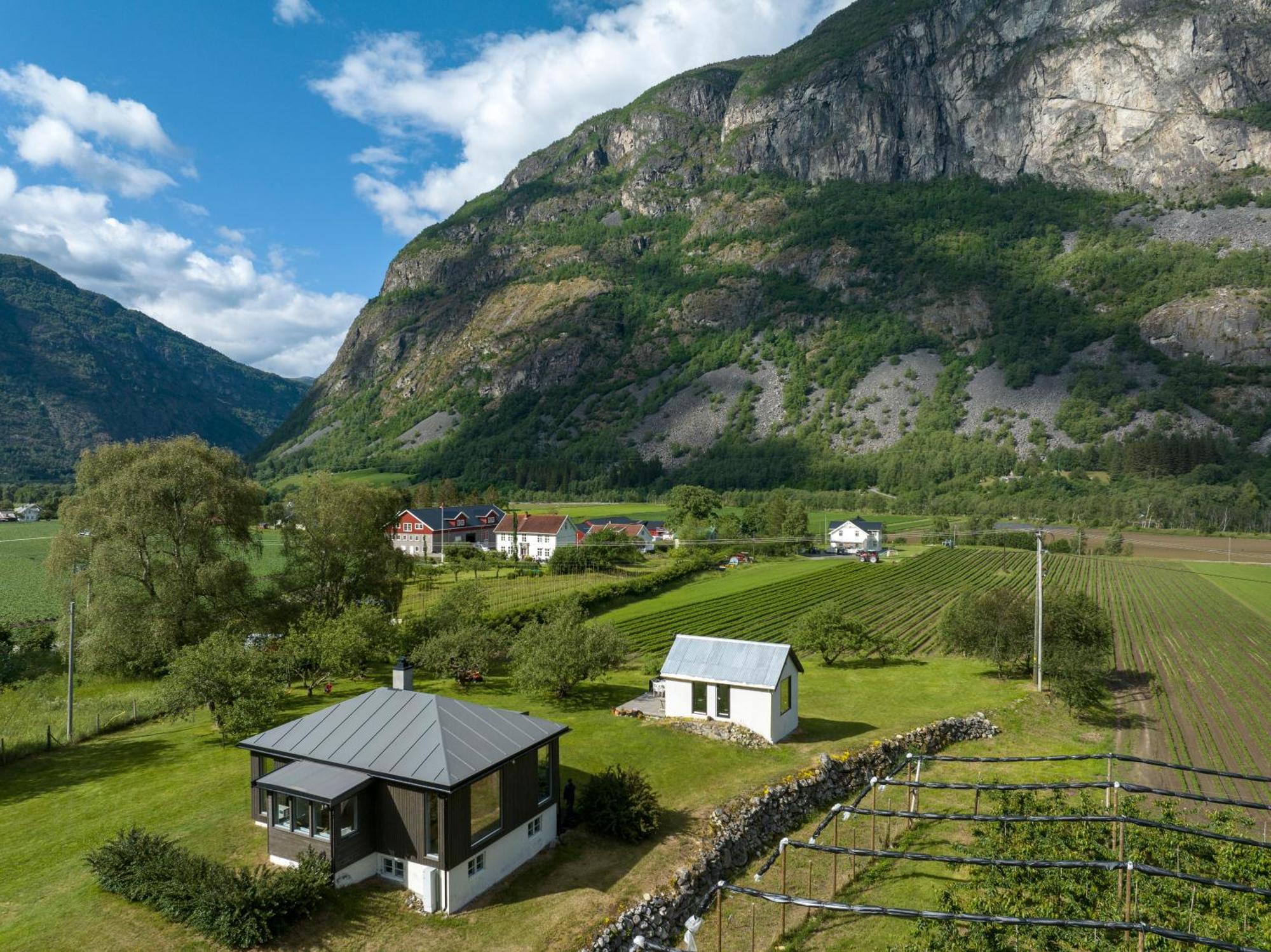 Jordeplegarden Holiday Home - Part Of A Farm - Two Buildings - Close To Flam Lærdalsøyri 외부 사진